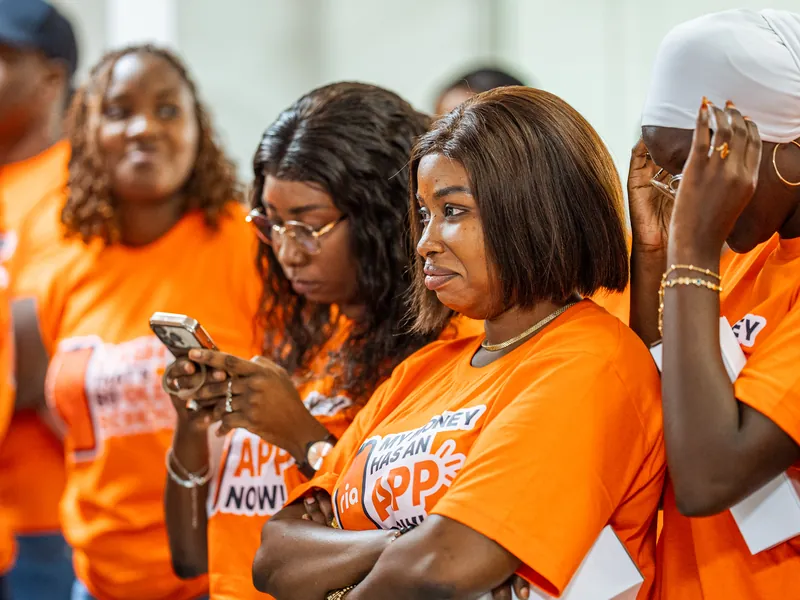 Image extraite du film Ria Money Transfer — office launch du Ria Wallet